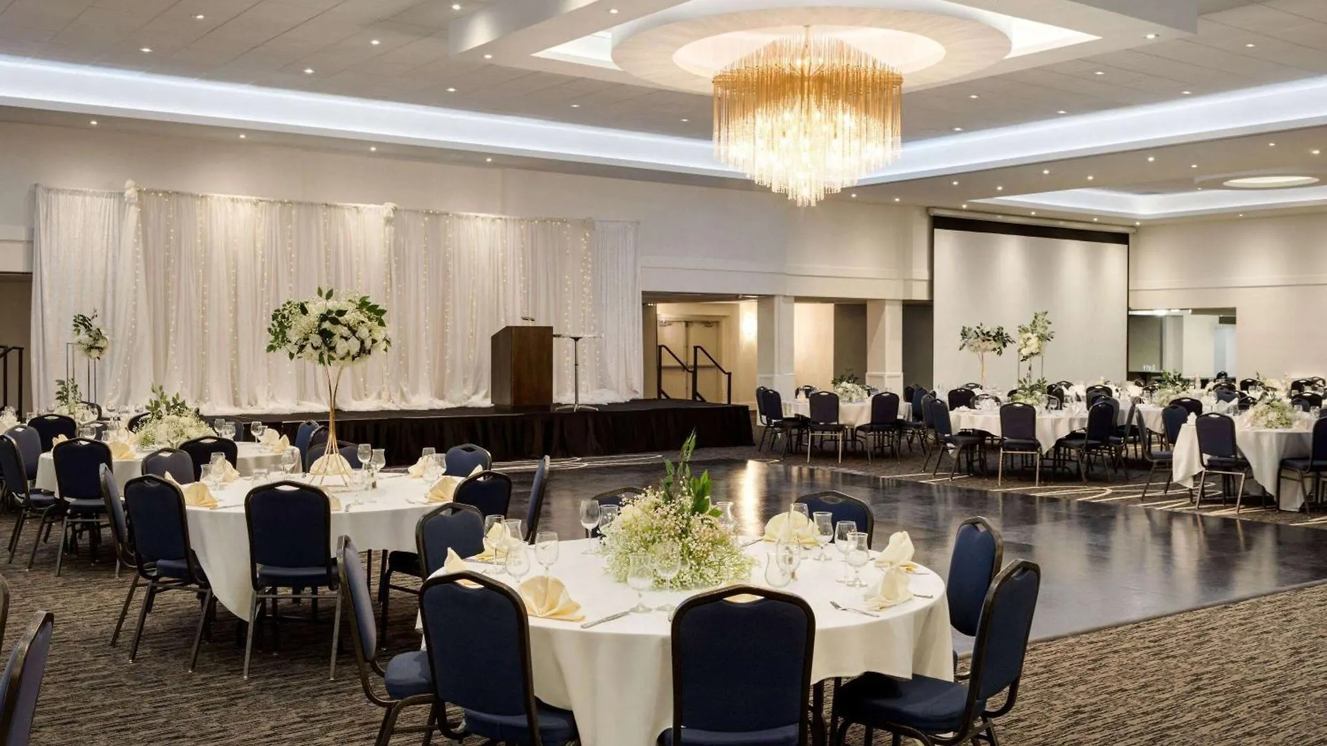 Wyndham Edmonton Hotel And Conference Centre Канада