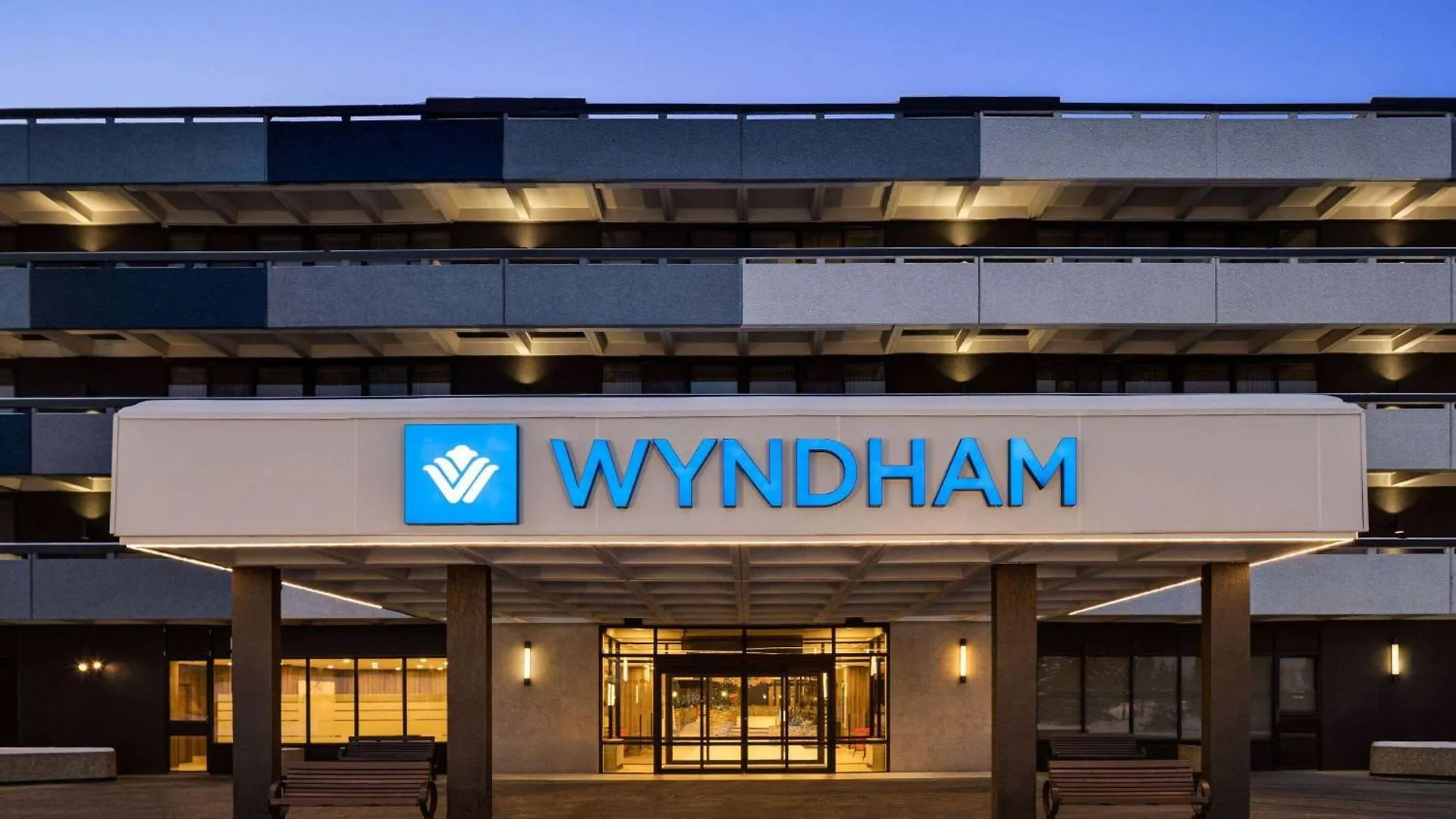 ****  Wyndham Edmonton Hotel And Conference Centre Canada