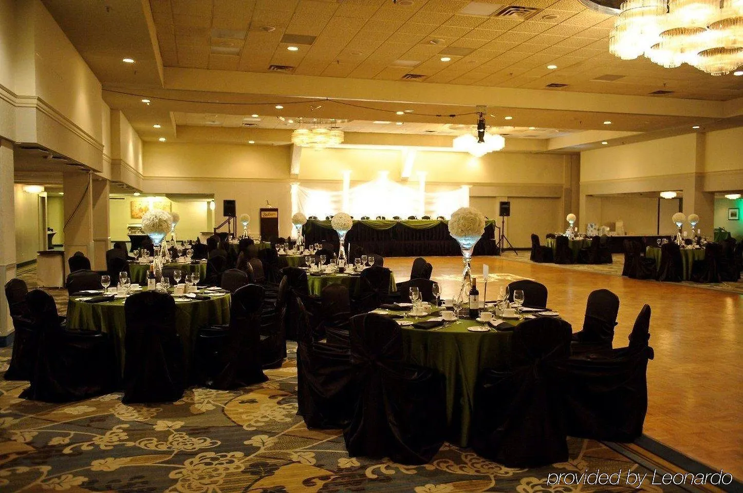 Wyndham Edmonton Hotel And Conference Centre 4*,